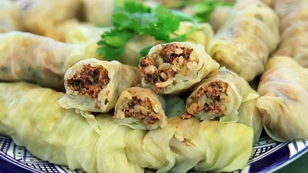 طريقة عمل محشي الملفوف بالصور خطوة خطوة بالأرز