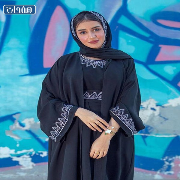صور عبايات خليجية سوداء مطرزة