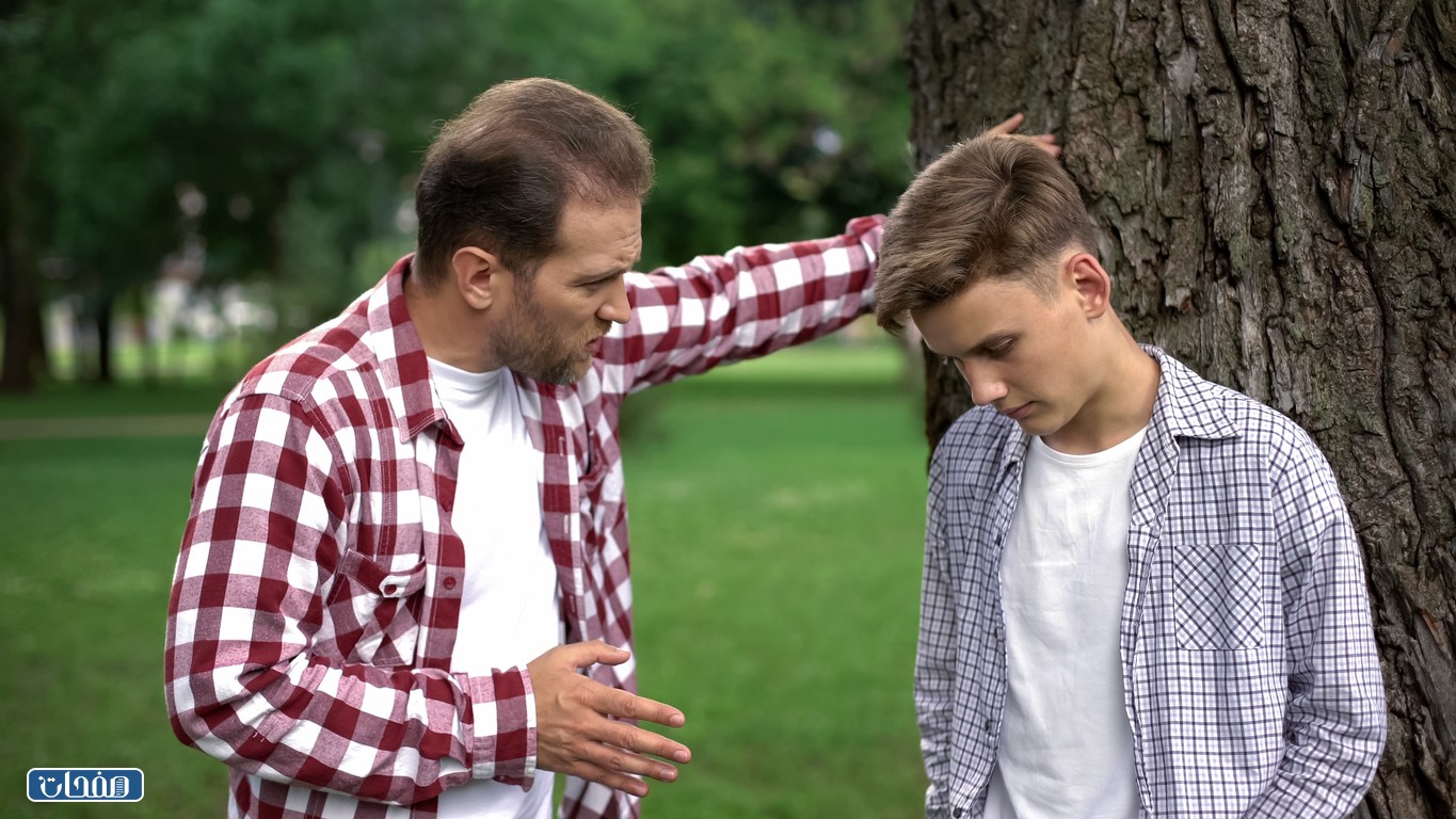 كيف أتعامل مع ابني المراهق المدخن الكذاب